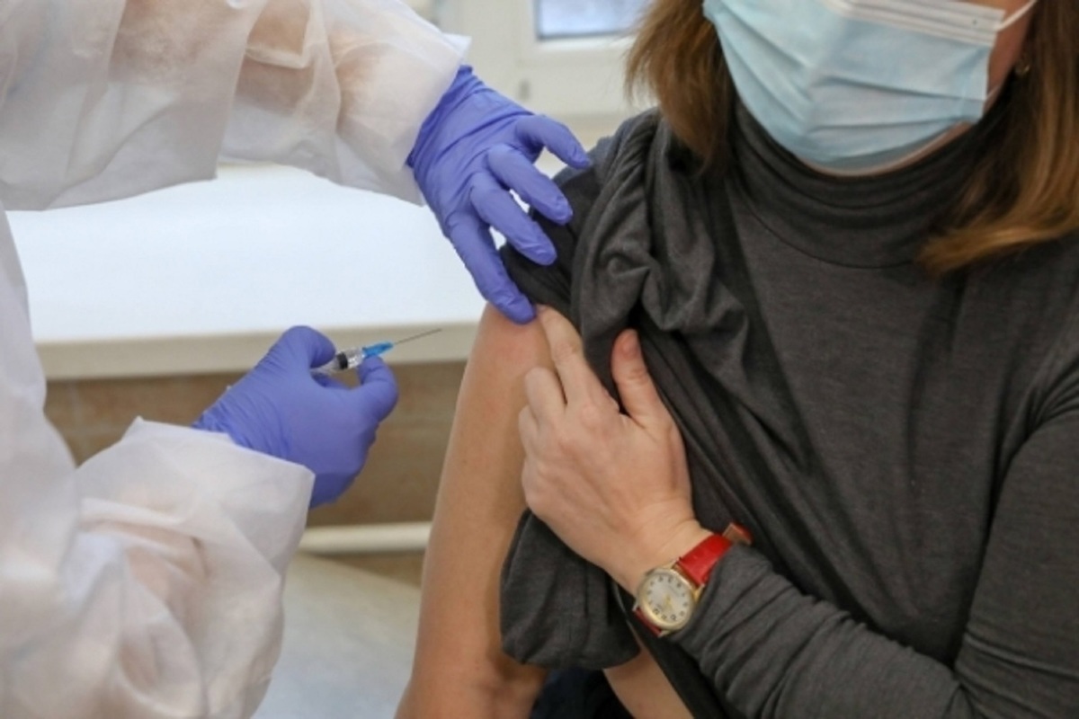 Под Волгоградом медработника осудили за фиктивную вакцинацию граждан