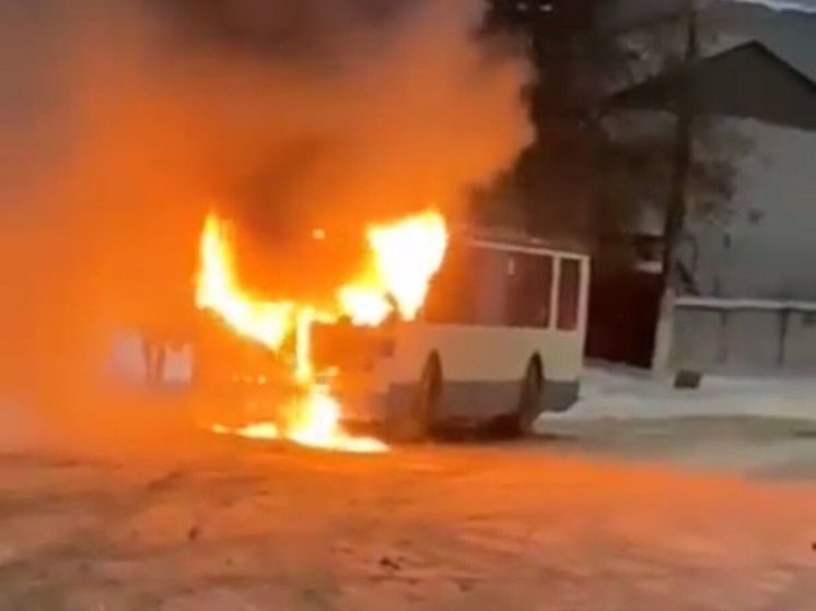 В подмосковном Подольске рано утром вспыхнул троллейбус