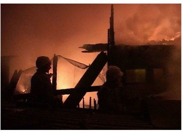 В Смоленском районе сгорели три надворные постройки