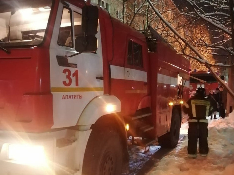 Человек пострадал при пожаре в жилой пятиэтажке в Апатитах