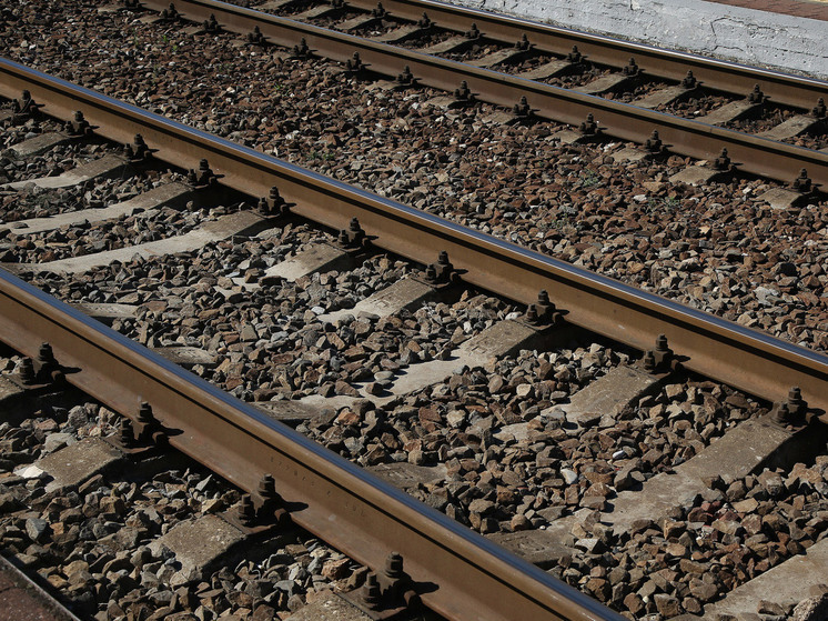 На станции Акулово временно закроют железнодорожный переезд