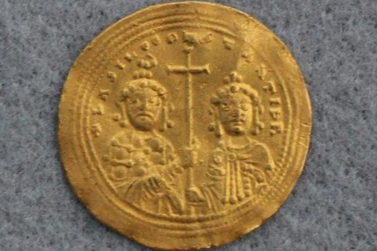 Rare gold Byzantine coin with the image of Christ found in Norway