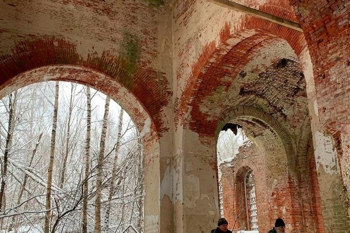 В Тверской области в разрушенном храме прошло богослужение