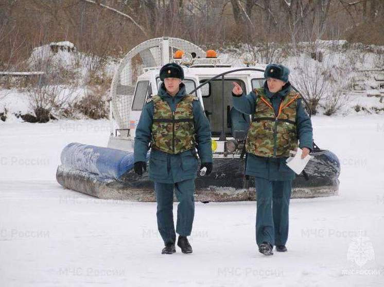 В Курской области спасатели провели рейд по реке Тускарь