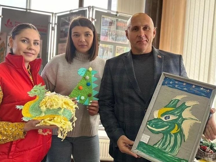В избирательном округе депутата думы Иркутска Леонида Усова проходит  конкурс «Новогодняя игрушка»