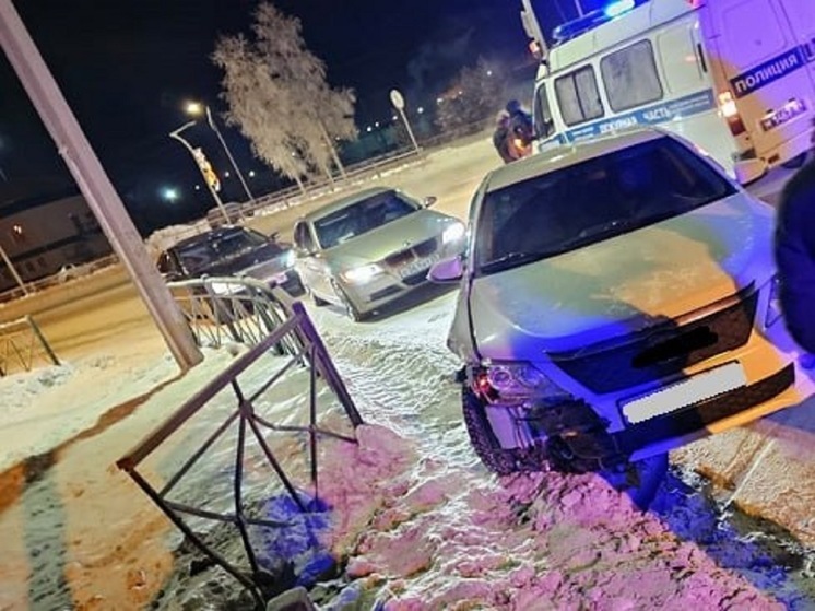 В Ноябрьске пьяный бесправник докатился до уголовки на угнанном и разбитом им авто