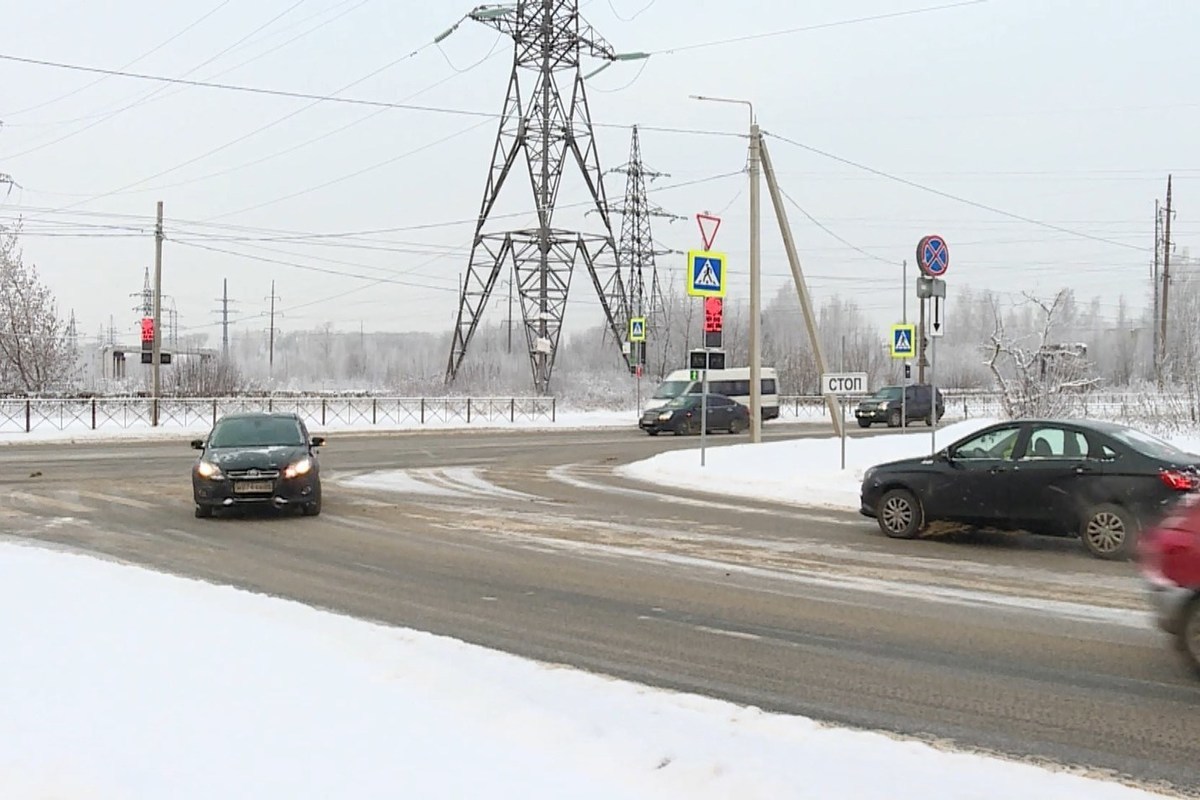 Костромские обновки: на пересечении Зелёной и Дёминской улиц появился новый светофор