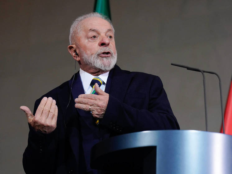 Globo: президент Бразилии отказался встретиться с Зеленским