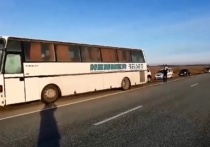 На трассе под Соль-Илецком заглох автобус, в салоне которого находились 54 пассажира