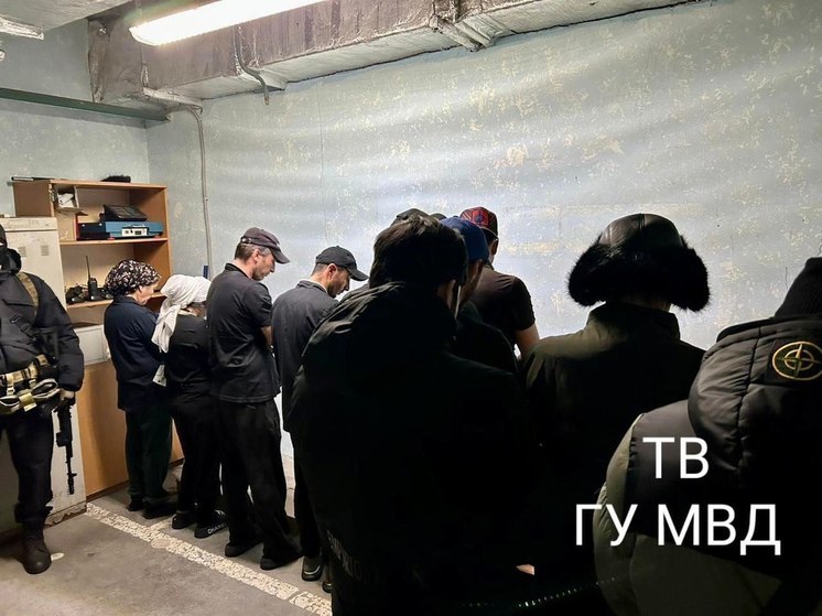 Правоохранительные органы проверяют мигрантов в екатеринбургском ТРЦ