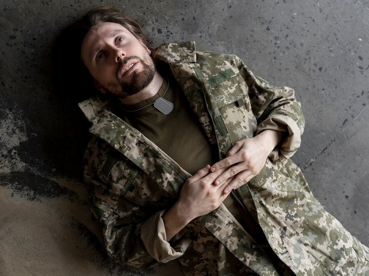 Умирающий солдат ВСУ оказал первую помощь раненому российскому бойцу