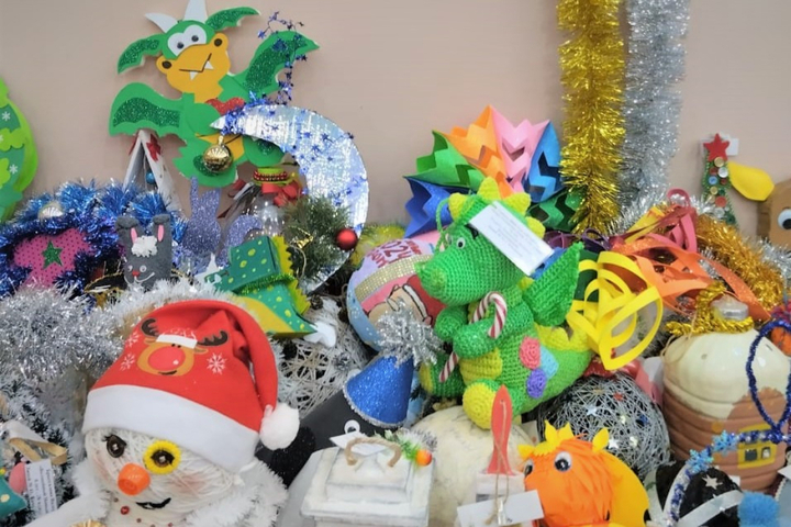 Юные костромичи смастерили свыше 1800 новогодних игрушек
