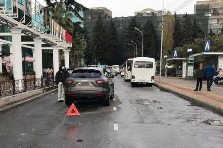 В Сочи под колесами «Мазерати» пострадал подросток