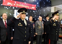 Сегодня, 12 декабря, в зале военной истории Кузбасского краеведческого музея состоялась торжественная церемония приведения к Присяге сотрудников, начинающих службу в разных подразделениях кузбасской полиции