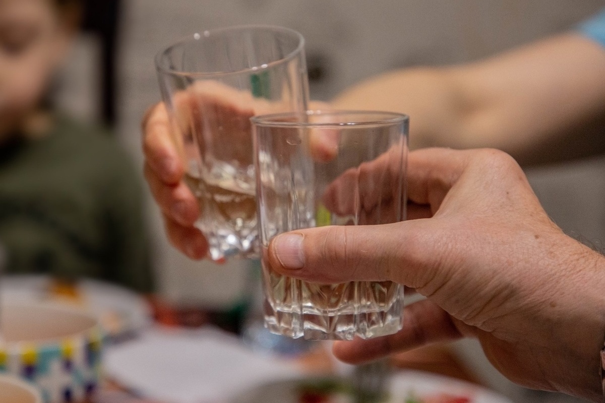 Спрятанная бутылка водки привела двух жителей Тверской области на скамью подсудимых