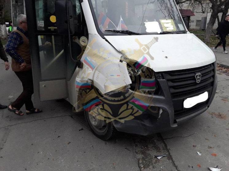 В Анапе при столкновении иномарки с «ГАЗелью» пострадал пожилой пассажир