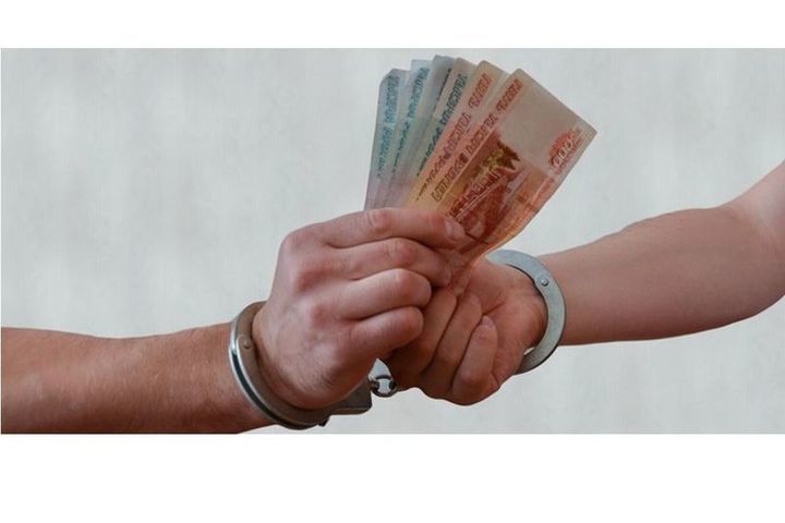 В Смоленске иностранец пытался дать взятку сотруднику Госавтоинспекции