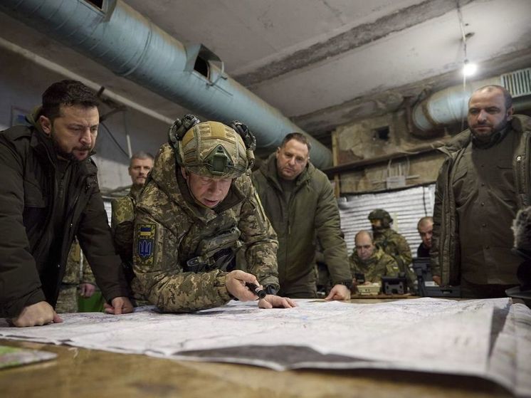 Министр обороны Украины опроверг планы отставки Залужного
