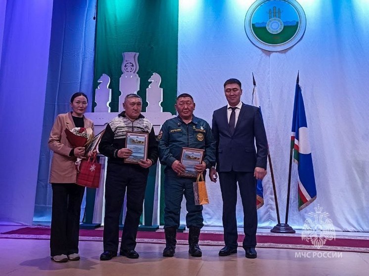 Якутянина наградили за спасение трех тонущих детей