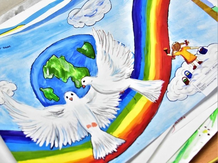 Минтруд Хакасии напечатает лучшие детские рисунки на календарях