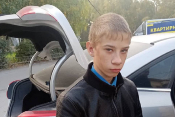  В Ачинске ищут 15-летнего мальчика в пуховке с бирюзовым мехом