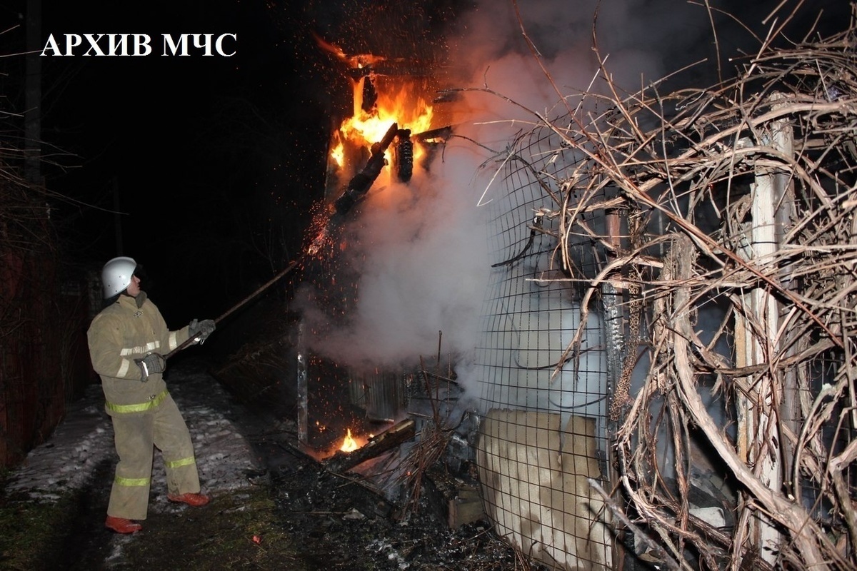 В Костромской области сгорели магазин и квартира в МКД