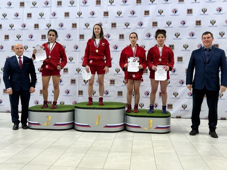 Чемпионат и первенство по самбо принесли костромским спортсменам несколько медалей