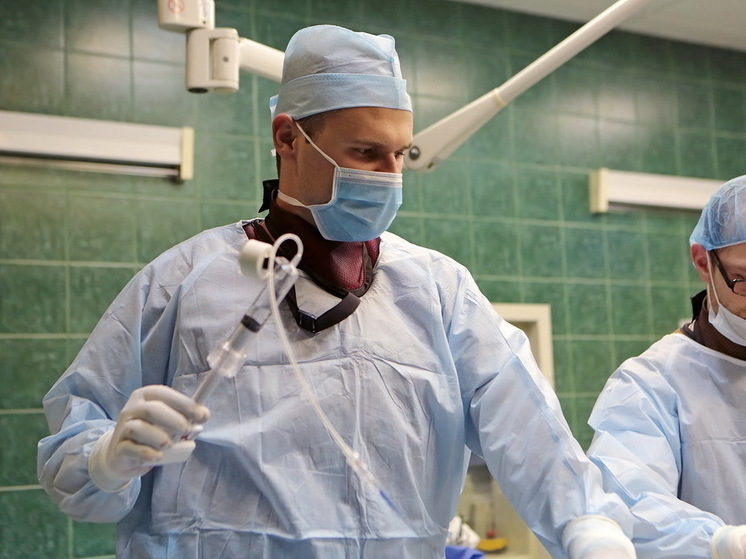 Врачи извлекли из печени россиянки огромный клубок червей