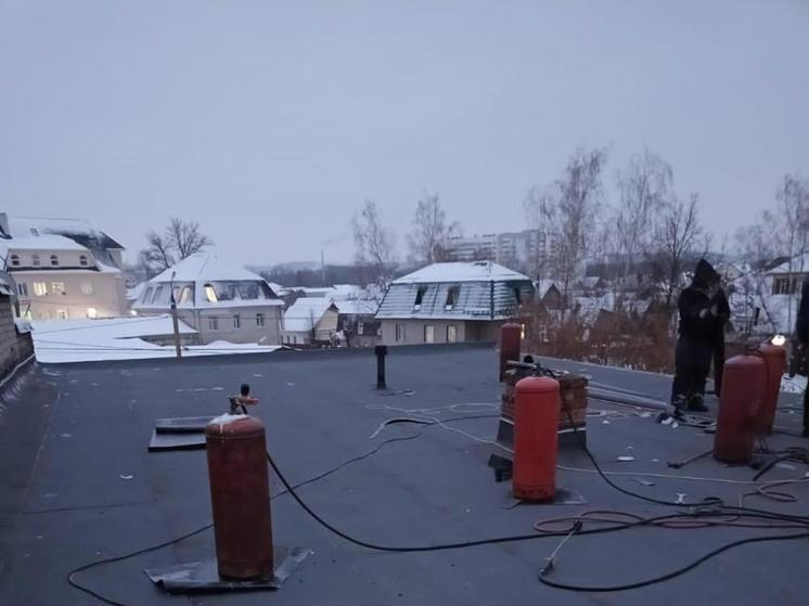 За 3,8 млн рублей в Брянске ремонтируют крышу спортшколы «Торпедо»