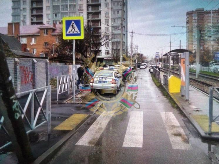 В Краснодаре под колёсами иномарок пострадали 2 несовершеннолетних