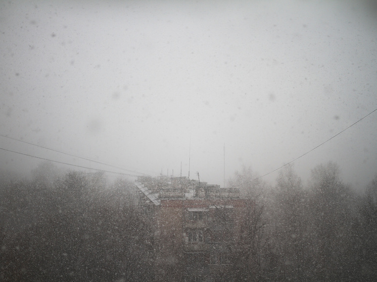 Свыше 400 тысяч человек в России остались без электричества