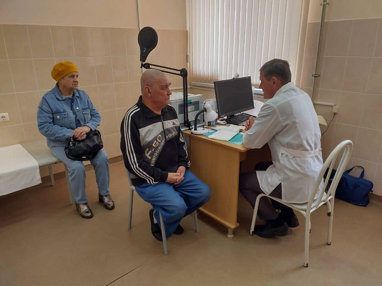 В Динском муниципалитете краевые медики осмотрят пожилых граждан