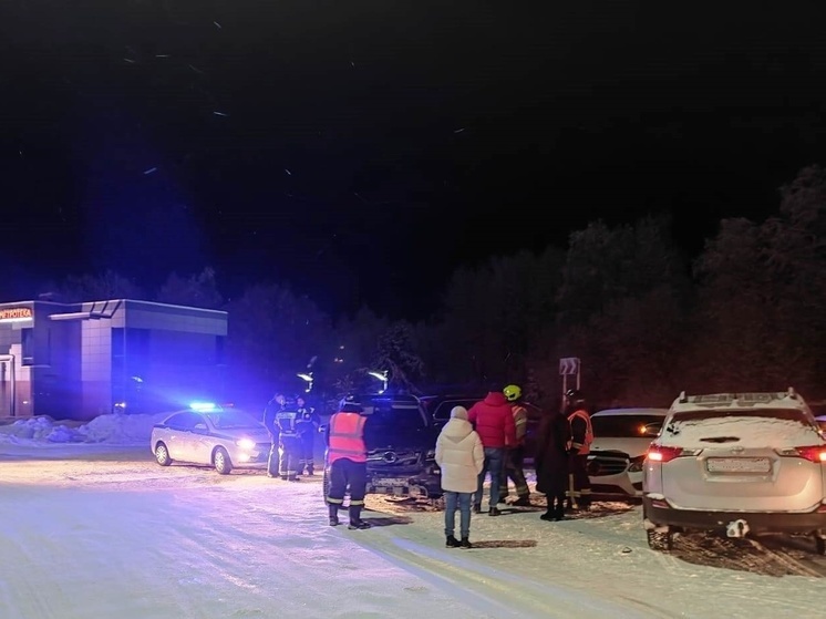 Один человек пострадал в страшной массовой аварии в Костомукше