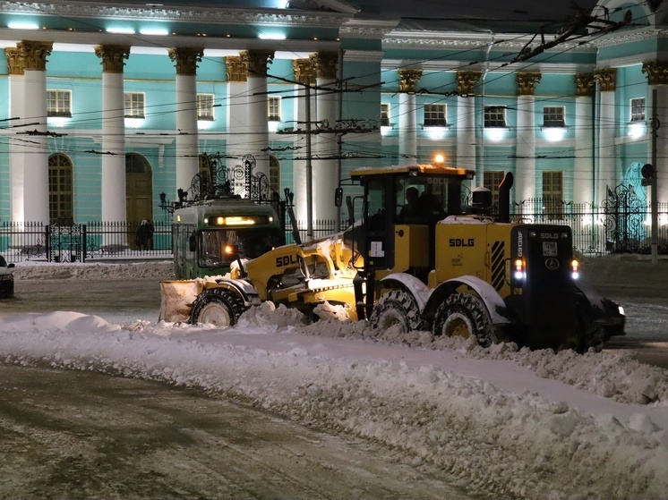 В Курске ежегодно уже к июню заканчиваются средства дорожного фонда