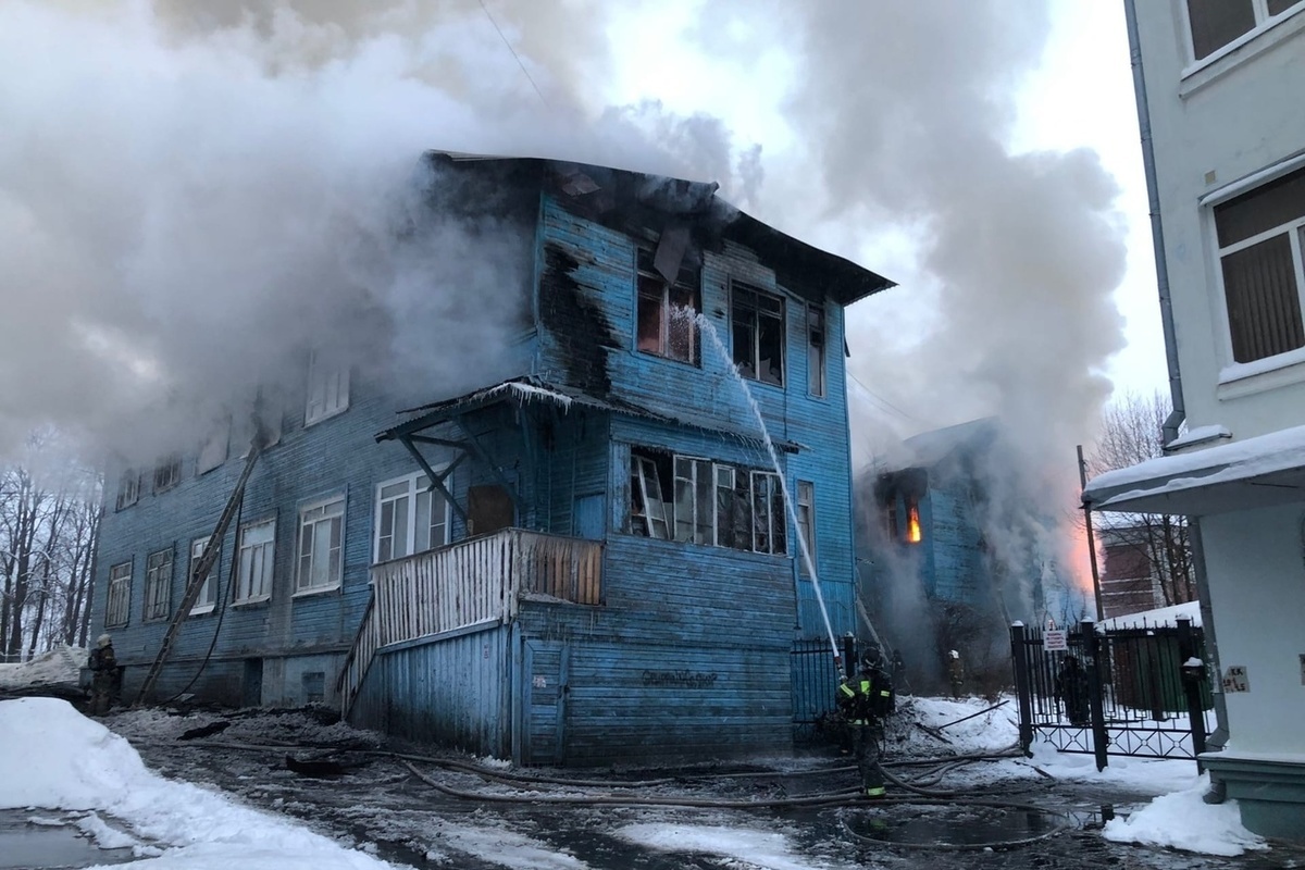 Погорельцам дома на Советском проспекте в Вологде восстанавливают документы  - МК Вологда