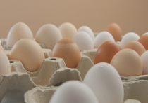 В Красноярске торговые сети вводят ограничения на продажу яиц в одни руки