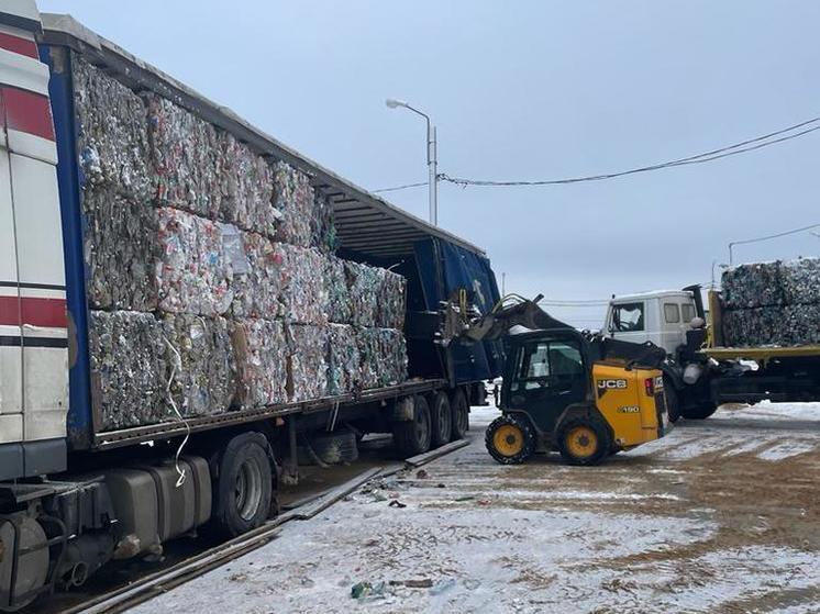 Смоленское «СпецАТХ» каждую неделю отправляет на переработку 13 тонн только пластиковых отходов
