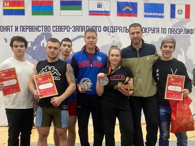 Новгородские спортсмены успешно выступили на первенстве СЗФО по пауэрлифтингу
