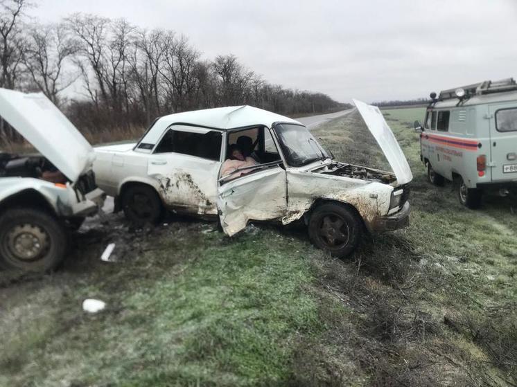 В Новопокровском районе при столкновении двух машин пострадали женщины