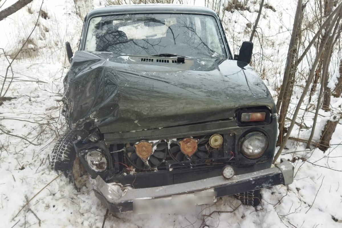 Костромские ДТП : «Нива» оказалась в снегу