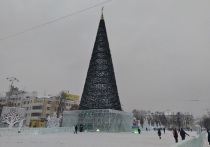 Главный ледовый городок Екатеринбурга, который возводится на площади 1905 года, откроют 29 декабря в 16:00