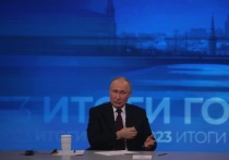 Российский лидер Владимир Путин во время Прямой линии заявил о необходимости поддержания условий создания особой экономической зоны в Шебекино в Белгородской области