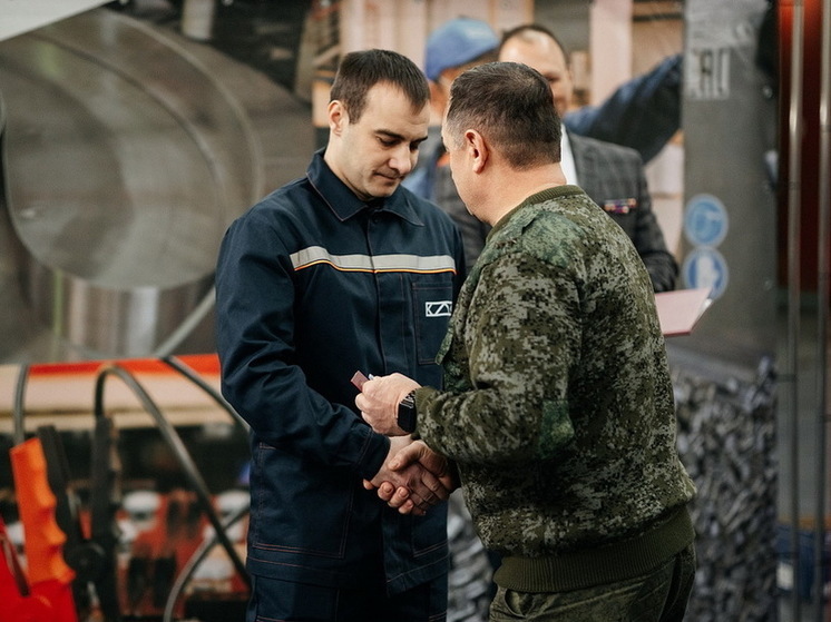 Работника Курского аккумуляторного завода наградили медалью «За отвагу»
