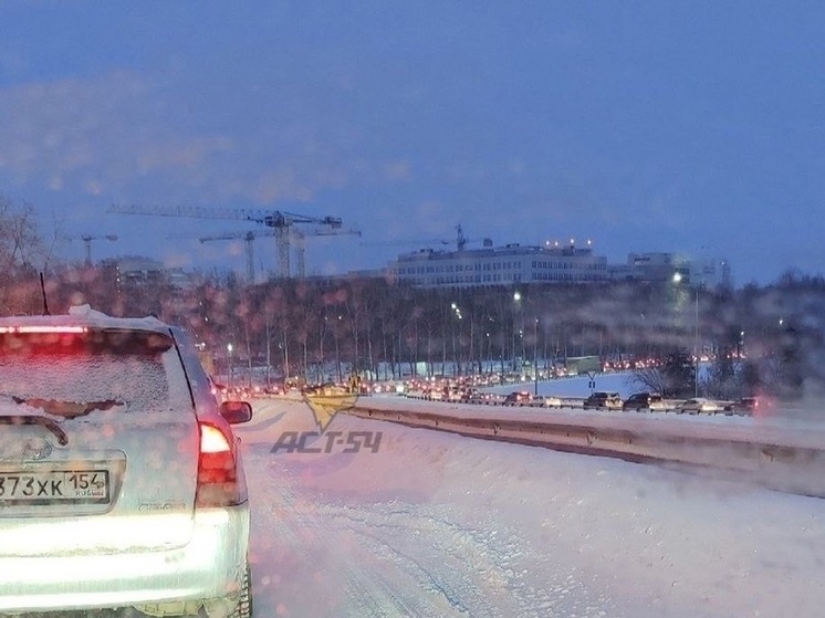 Проезд фур по Новосибирску могут временно ограничить из-за пробок