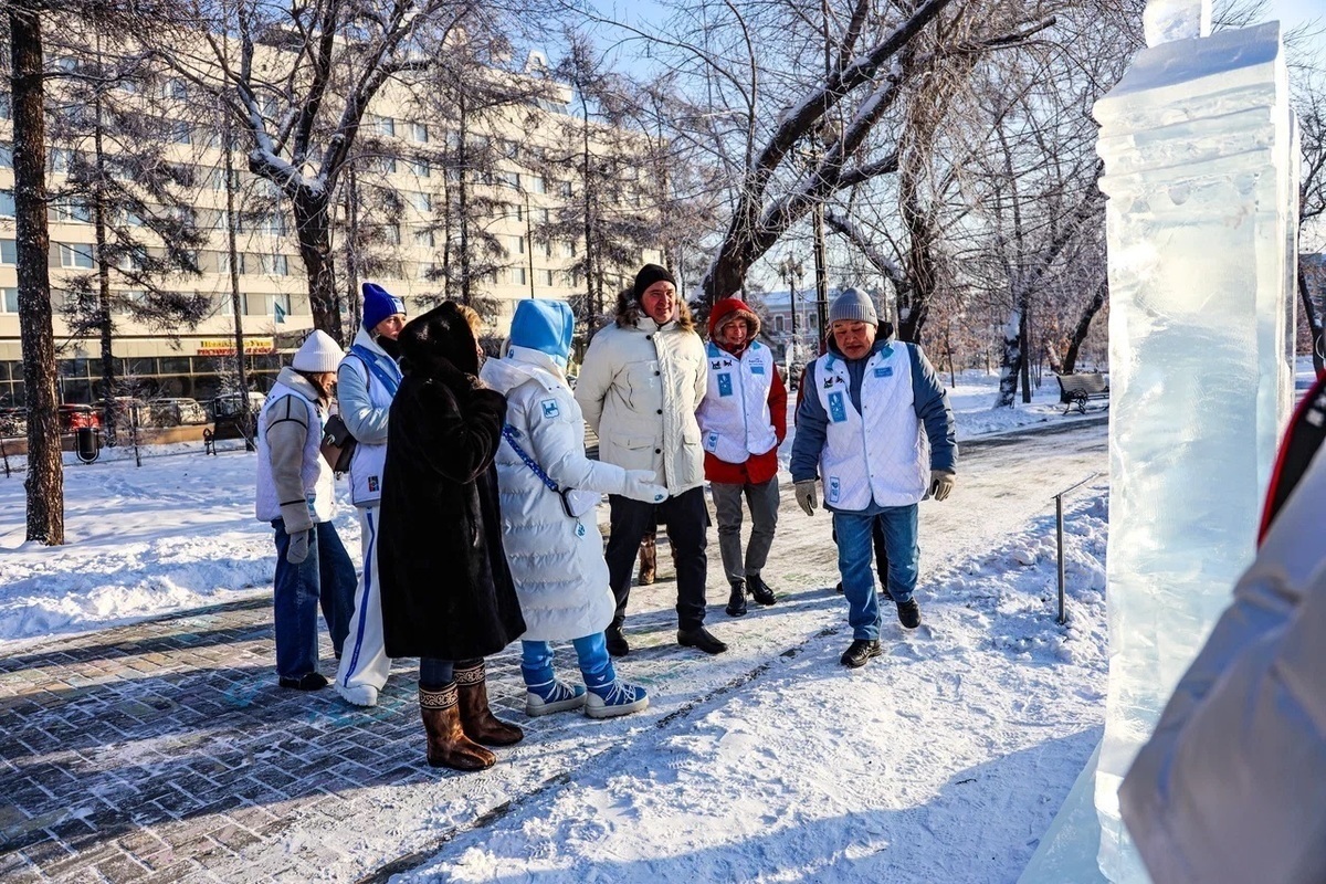 Ледовый алфавит: мэр Иркутска наградил ледовых мастеров за лучшие буквы -  МК Иркутск