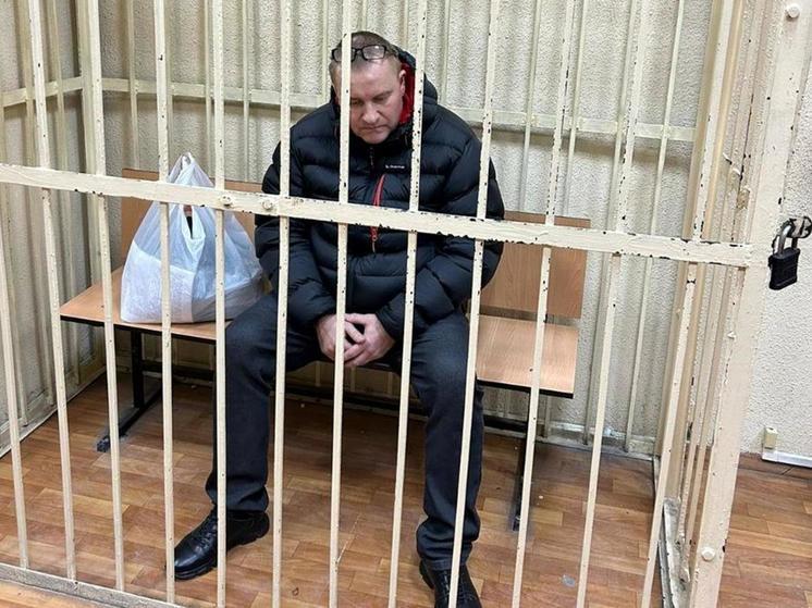 Отца девочки, стрелявшей в брянской гимназии, отпустили из СИЗО