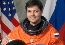 Космонавт Олег Кононенко, который находится сейчас на МКС, переместился сегодня, 15 декабря в 09:23:39 по Москве, на второе место в мире по суммарному времени пребывания в космосе! Об этом сообщает Роскосмос
