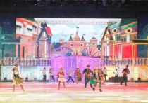 В столице Кольского Заполярья состоялось первое новогоднее шоу в рамках губернаторских елок