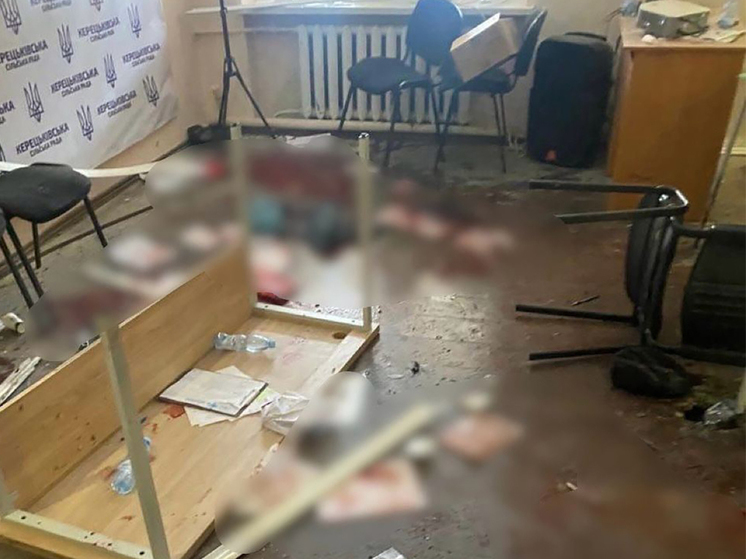 Украинский депутат взорвал гранаты в сельсовете: ранены десятки человек