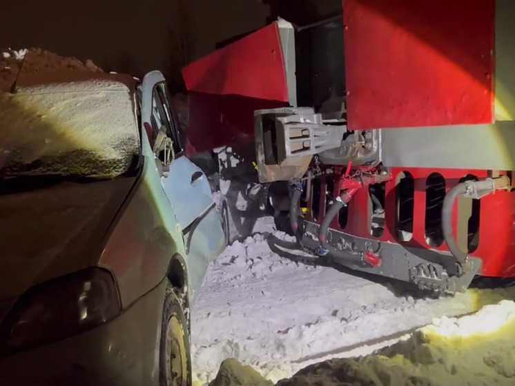 В Орехово-Зуево поезд протаранил легковушку